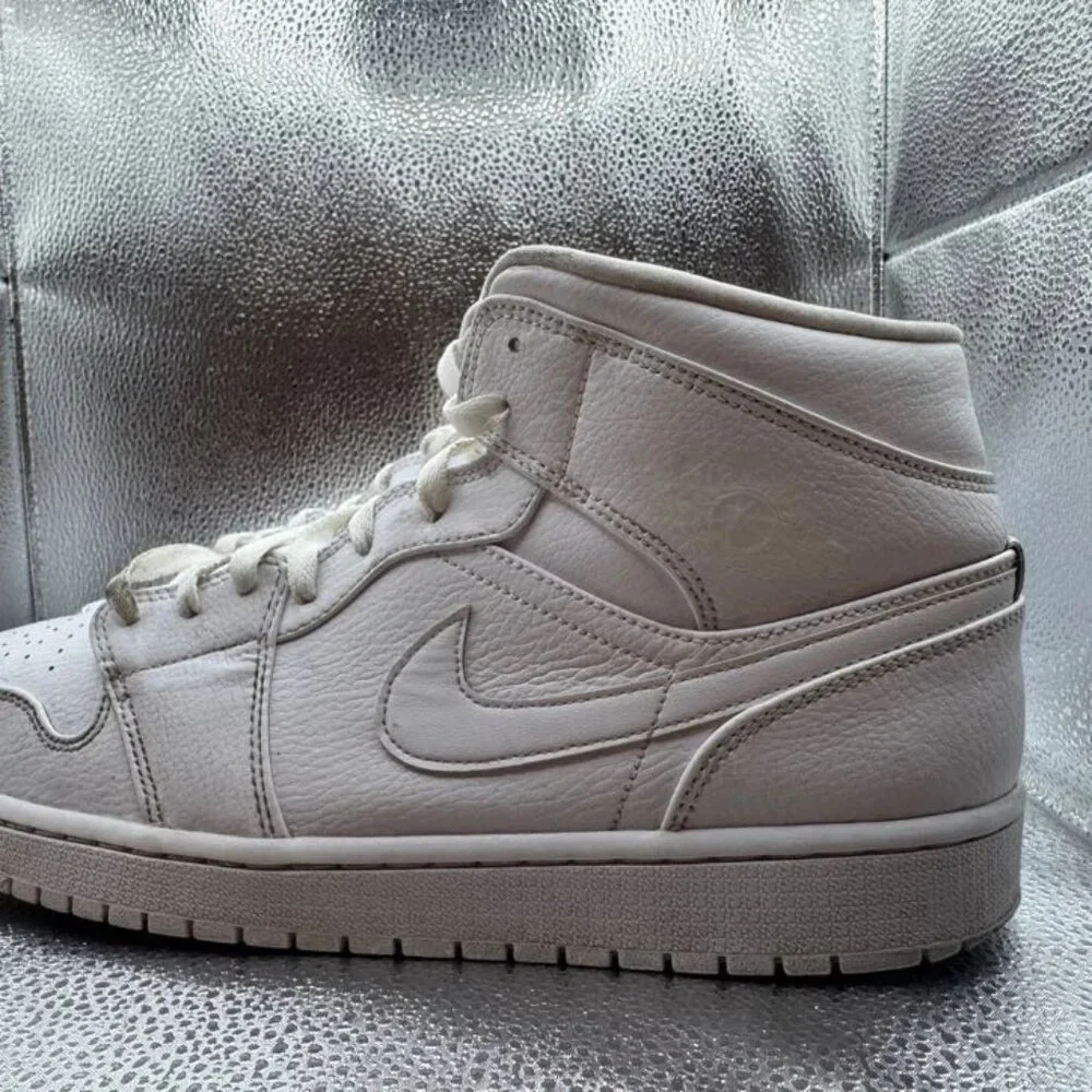 Nike product pair